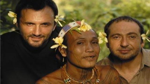 Patrick Timsit chez les Hommes Fleurs en Indonésie