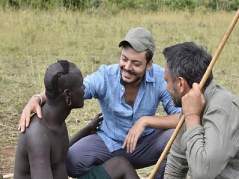 Kev Adams chez les Suri en Éthiopie