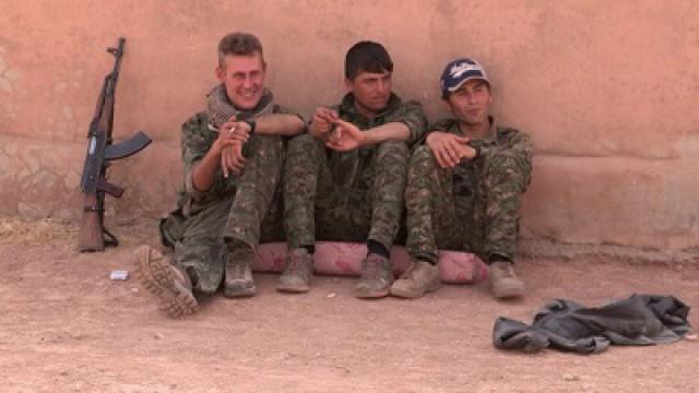 Mercenaires, des idéalistes contre Daesh