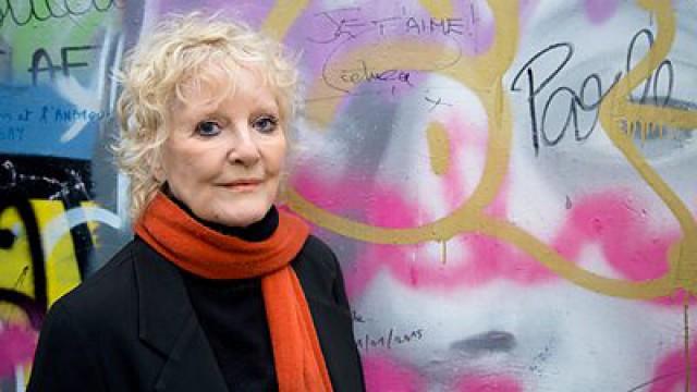 Je t'aime: The Story of French Song with Petula Clark