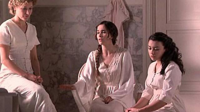 1x43 - El incómodo encuentro entre Blanca y Victoria