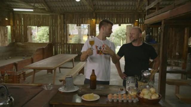 Matambre Recheado, Molho Barbecue e Anéis de Cebola