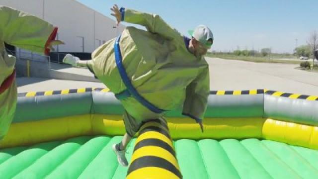 Giant Sumo Battle