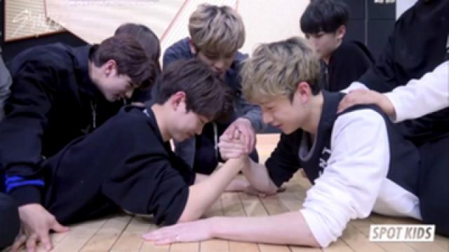 [SPOT KIDS] Chan vs Felix's Exciting Arm Wrestling Showdown :O