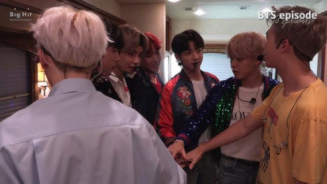 BTS (방탄소년단) @ AMAs 2017