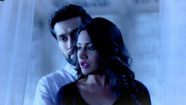 Anika in Shivaay's Arms!