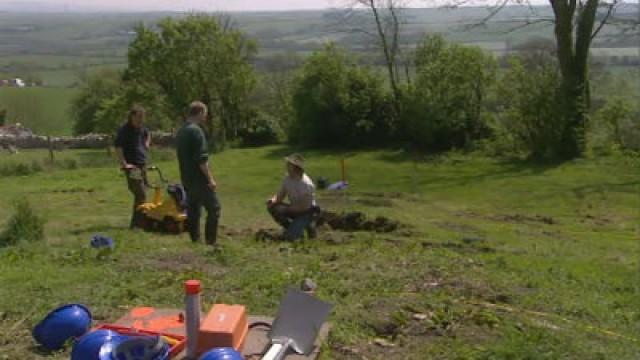 Waddon, Dorset - An Iron-Age Roundhouse And A Henge