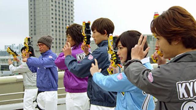 Zyuden Sentai Kyoryuger Returns: 100 YEARS AFTER