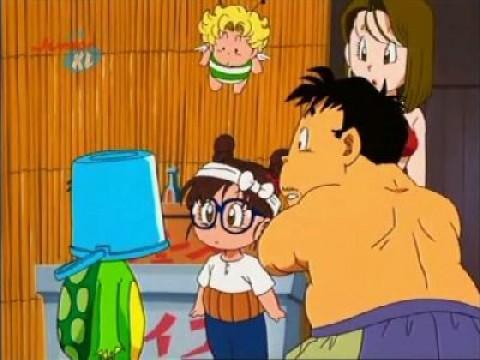 It's Summer! The Beach! It's Arale! What the?