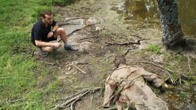 Un Cadáver en la Laguna