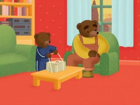 Little Brown Bear breaks his toy