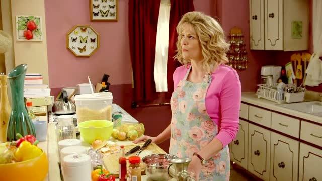 Inside Schitt’s Creek: Apology Sausages