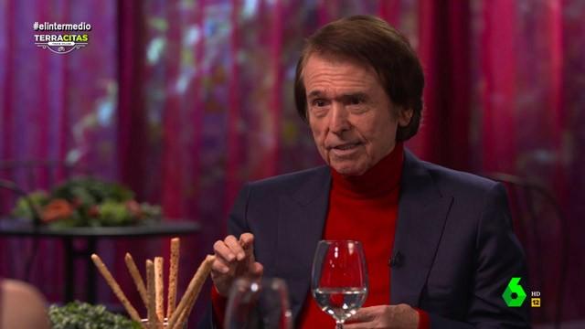 (09-12-20) Raphael sorprende a Thais Villas al esquivar la palabra "nietos": "Echo de menos a los hijos de mis hijos"