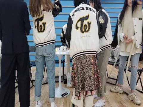 Twice univ. fashion club room