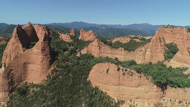 Las Médulas  - Golden Mountain of the Roman Empire! A 700km waterway that broke down a mountain