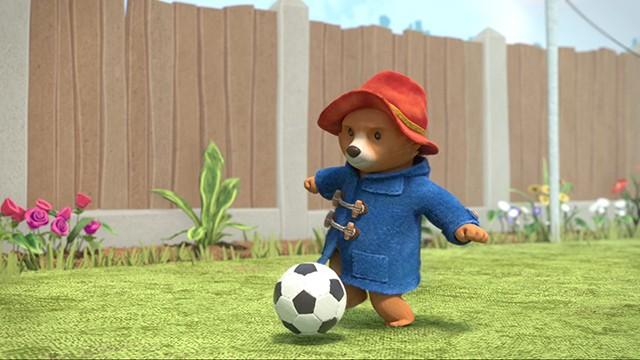 Paddington Plays Football