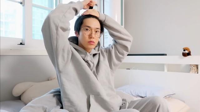 DOYOUNG : 8-9am