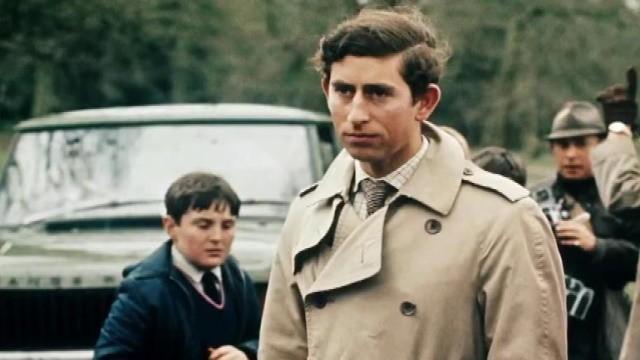 Le prince Charles aux marches du trône