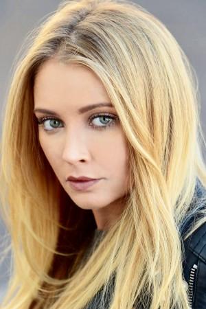 Picture of Elisabeth Harnois