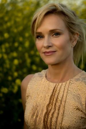 Picture of Nicholle Tom