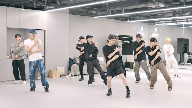 EXO 'Hear Me Out' & 'Cream Soda' Dance Practice Behind The Scenes