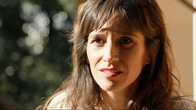 Alicia le pide 50 millones de pesos a Juanjo para irse de Chile con Sofía