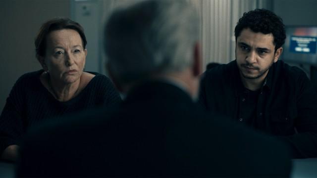 Door Je Neus In En Je Bek Uit