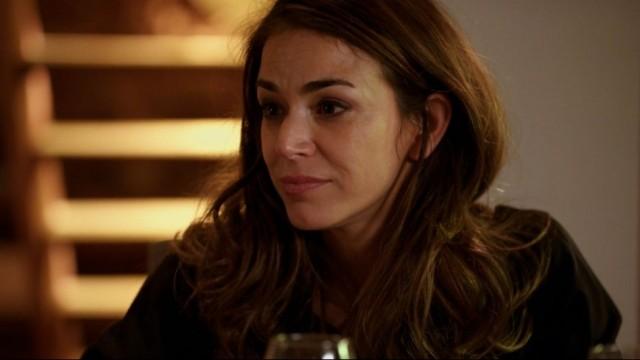 Loreto les confiesa a Fernanda y Sebastián que está enamorada de Vicente