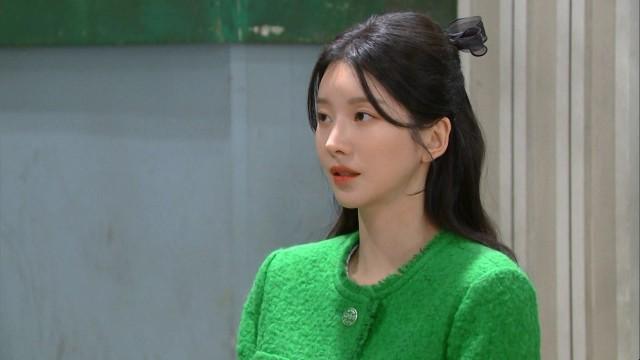 Chun Young Talks With Ha Young Privately