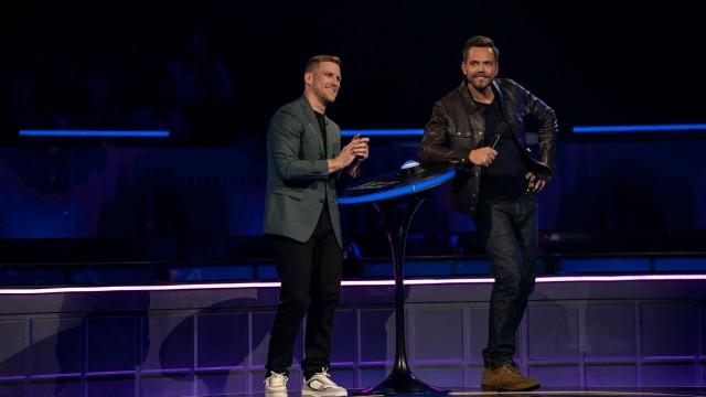 Doppelganger Night: Guest Host Joel McHale, Carnie Wilson, Maggie Lawson, Cheryl Hines, Adrienne Bailon-Houghton