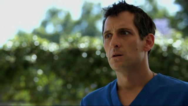 Robin se entera que Pedro decidió volver a Barcelona