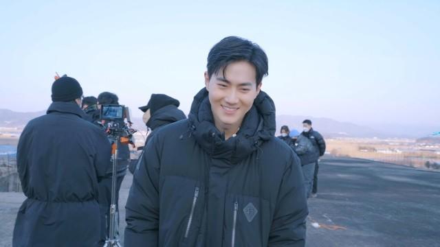 SUHO 수호 'Grey Suit' Jacket Behind The Scenes