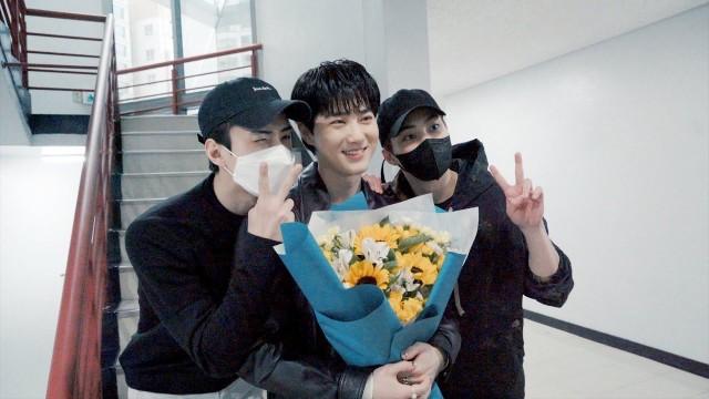 이게 내가 하고 싶은 거야ㅣSUHO 수호 'Grey Suit' 음악방송 비하인드