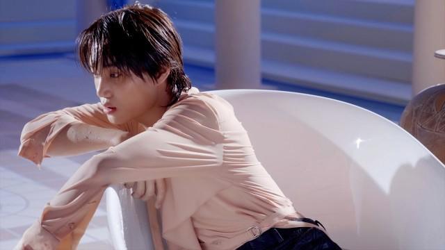 KAI 카이 'Peaches' MV Behind The Scenes