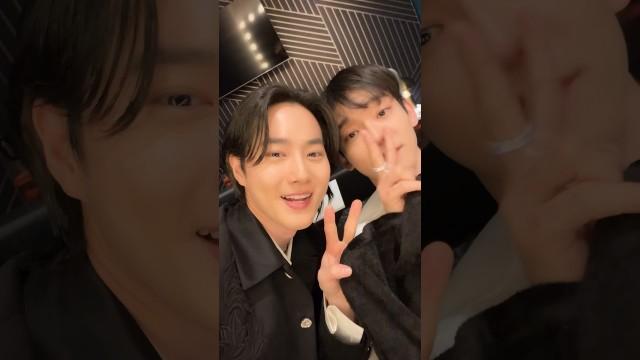 카메라 보고 치즈?! | #Shorts #SUHO #CHEN #CheeseChallenge