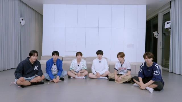 WISH's Wish★ EP. 2 | Making dinner and playing games