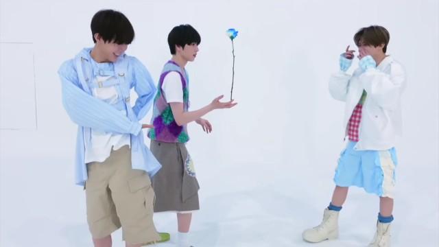 예쁜 옷과 예쁜 세트장 그리고 깜짝 생일 파티 |  ’Songbird' Jacket Behind the Scenes