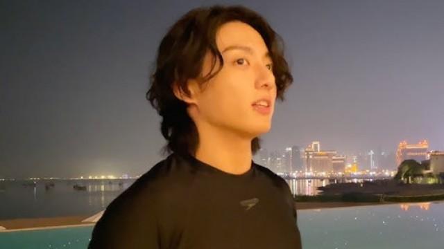 Jung Kook Unwinds in Qatar