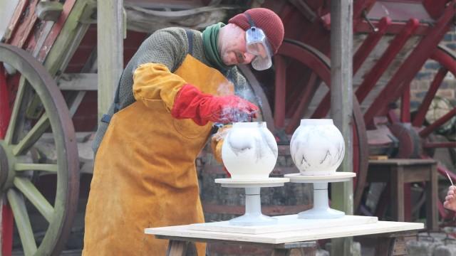 Raku Vessels and a Decorative Challenge