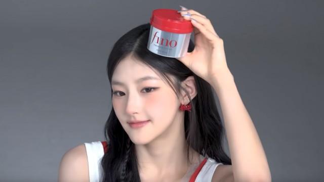 'Singles' Photo Shoot Behind