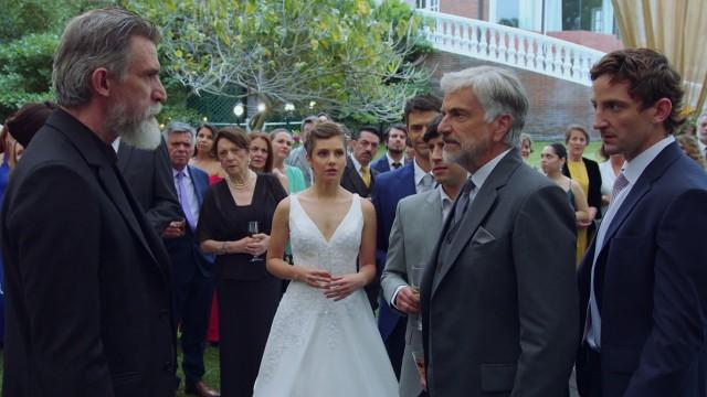 El matrimonio de Martina y Juan Pablo es interrumpido por la llegada de Iván
