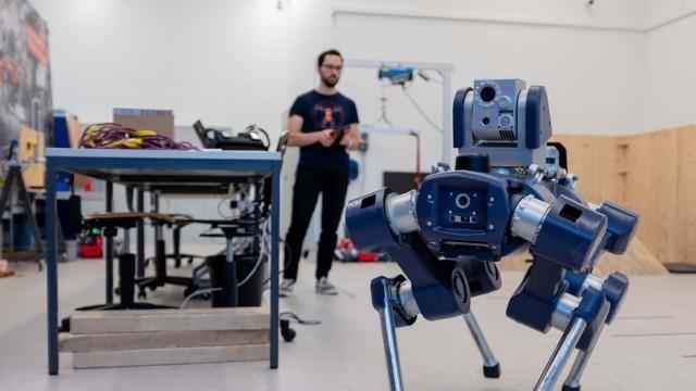 Kann Hightech Leben retten? - Drohnen und autonome Roboter im Einsatz