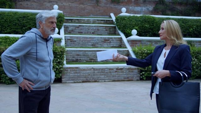 Miranda le presenta su renuncia a Raimundo