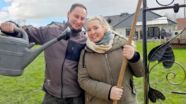 Neue Hühner und ein Mondtor im Beet