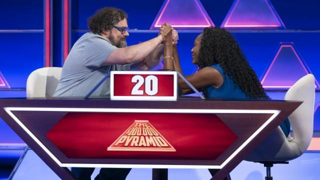 D.L. Hughley vs Meagan Good and Bobby Moynihan vs Mark Duplass