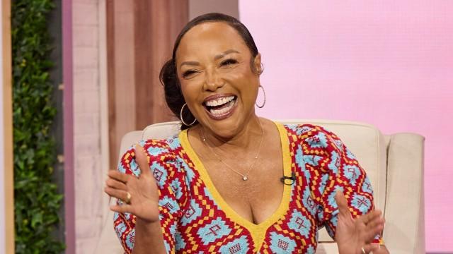 Lynn Whitfield, Mara Brock Akil