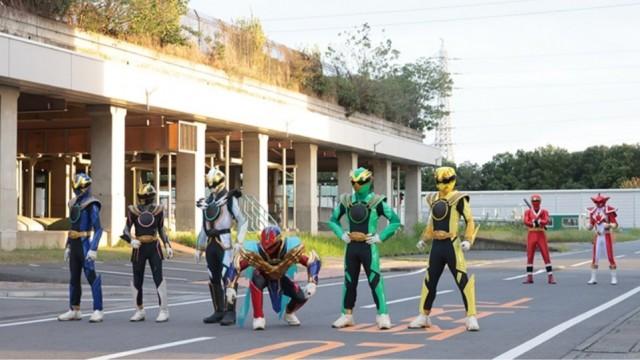 Matching Rings! All the Reds Stand by Their Comrades