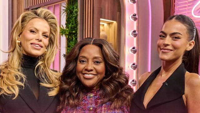 The Nader Sisters, Michael Yo