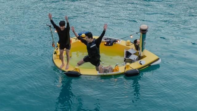 Thrilling Freedom on the Lake