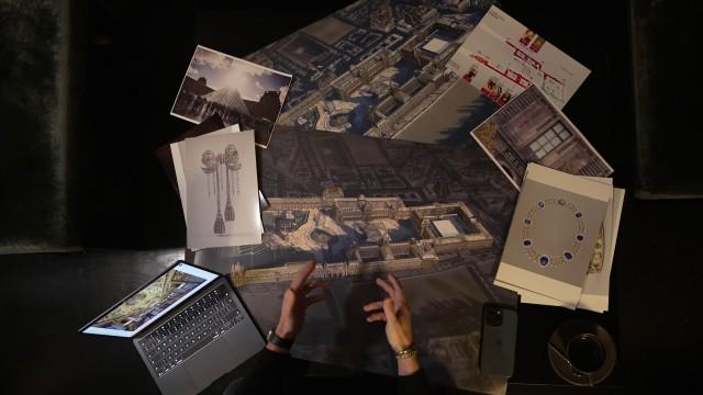 Finding The Louvre Jewels